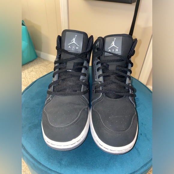 Nike Air Jordan 1 Flight Sneakers - Picture 2 of 5